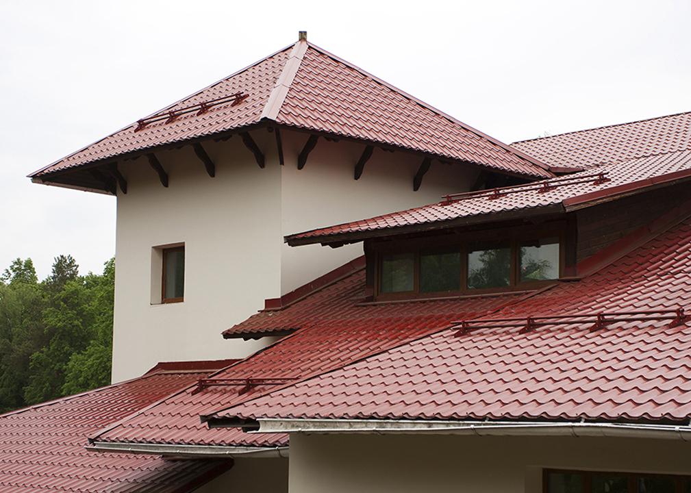 Reparación de tejados: ¿Cuándo llamar a profesionales?